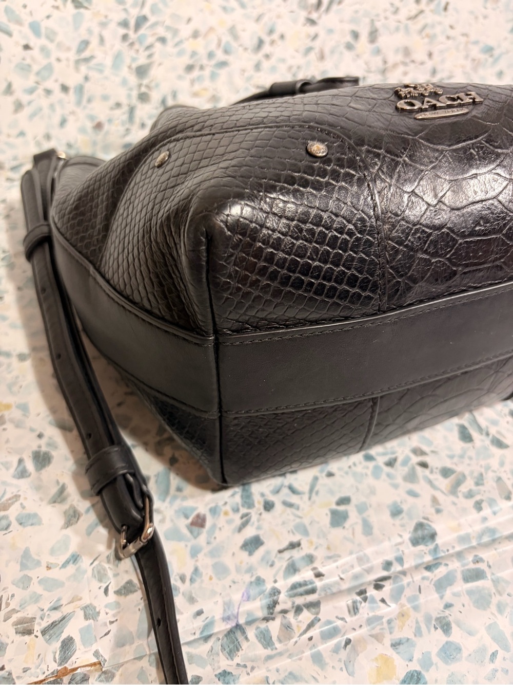 Coach Mickie Black Snakeskin Embossed Leather Drawstring Shoulder Bag F35928 - Picture 3 of 9